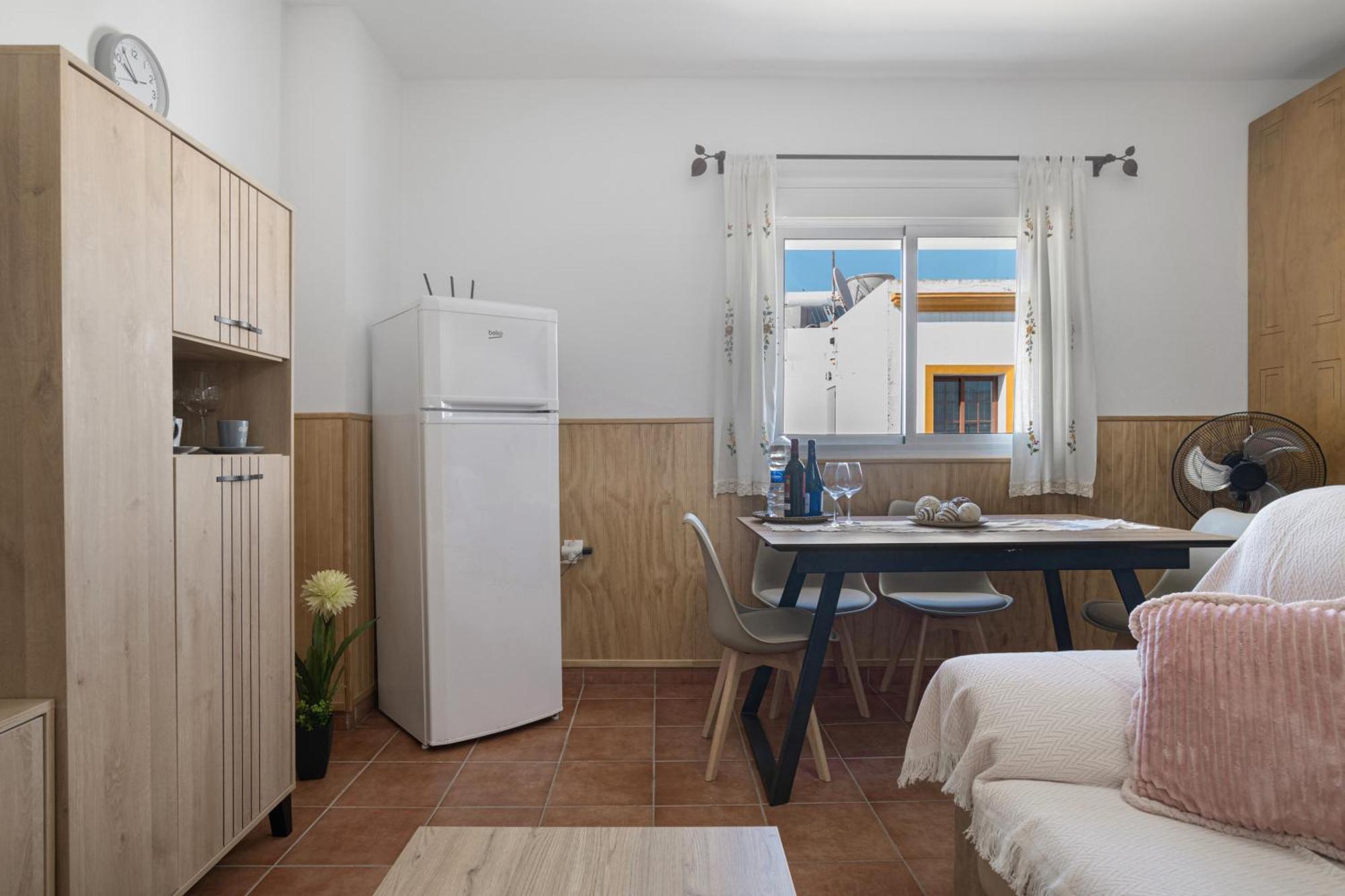 Frank - Solo Familias Apartment *